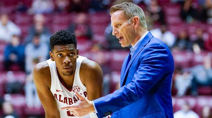 Alabama coach Nate Oats talks to forward Brandon Miller vs. Jackson State.